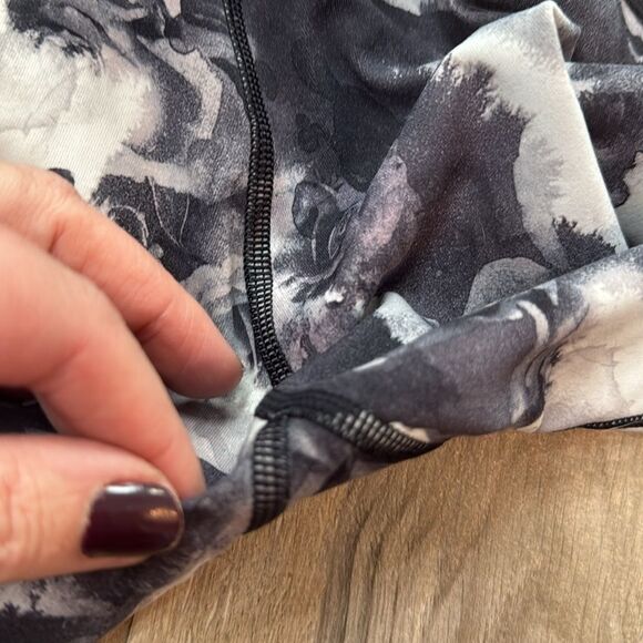 Lululemon Wunder Under Obscured Black Dusty Mauve Crop Leggings Size 4 - Picture 11 of 13